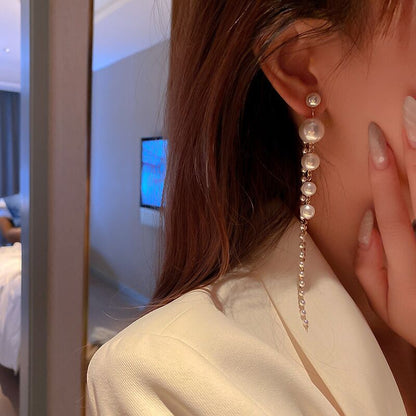 Glittering Classic Elegant Drop Pearl Earrings.